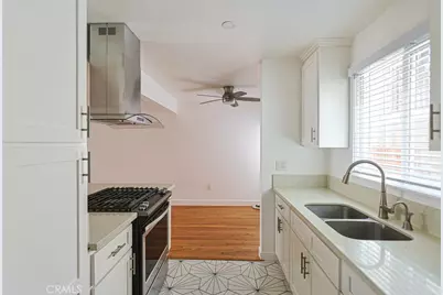 70 Roycroft Ave, Long Beach, CA 90803 - Photo 16
