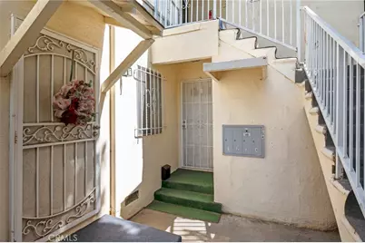 754 E 84th Place, Los Angeles, CA 90001 - Photo 18