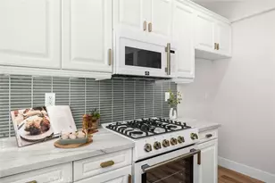 14558 Newport Ave, Tustin, CA 92780 - Photo 16