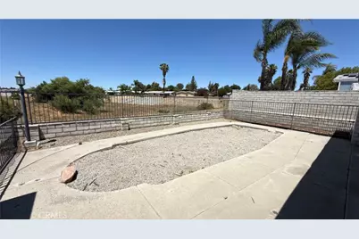 1561 Ailanthus, Hemet, CA 92545 - Photo 2