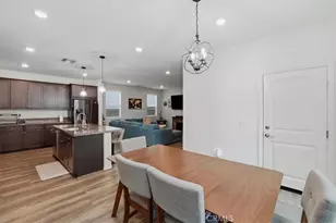 16710 Stag's Leap Ln, Fontana, CA 92336 - Photo 10