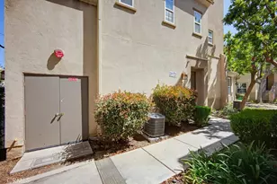 31173 Strawberry Tree Ln, Temecula, CA 92592 - Photo 4