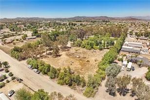 30925 Old Windmill Rd, Menifee, CA 92584 - Photo 2