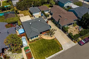 2687 Riverside, Costa Mesa, CA 92627 - Photo 36