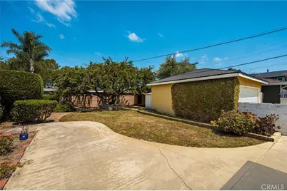 2687 Riverside, Costa Mesa, CA 92627 - Photo 20