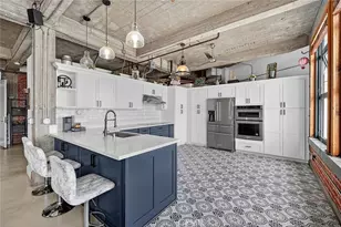 100 W 5th St, Long Beach, CA 90802 - Photo 1