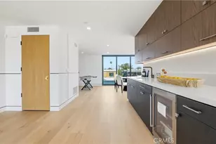 813 N Genesee Ave, Los Angeles, CA 90046 - Photo 30