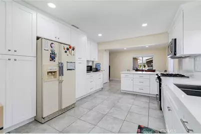 27682 Estepona, Mission Viejo, CA 92691 - Photo 4