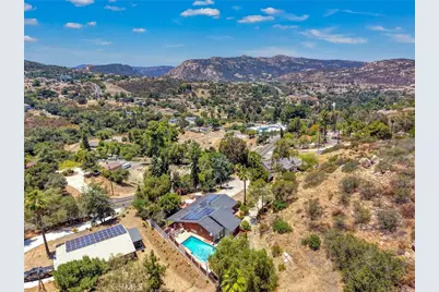 1026 Arnold Way, Alpine, CA 91901 - Photo 2