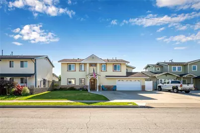 10211 Aqueduct Drive, Cypress, CA 90630 - Photo 4