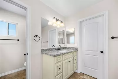 10211 Aqueduct Drive, Cypress, CA 90630 - Photo 24