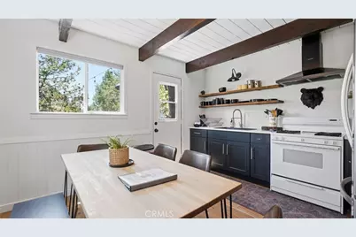 650 Santa Barbara, Sugarloaf, CA 92386 - Photo 2