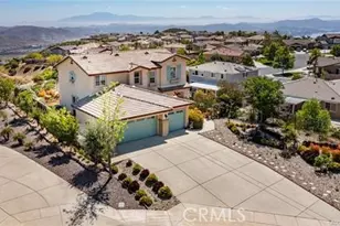 29240 Willow Ridge Ct, Lake Elsinore, CA 92530 - Photo 4