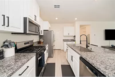 4052 Summer Way, Corona, CA 92883 - Photo 4