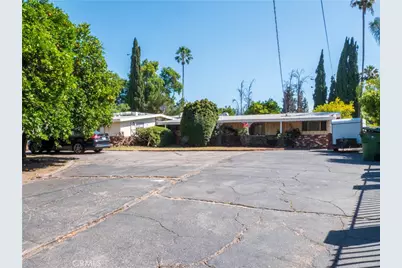 9281 Dorrington, Pacoima, CA 91331 - Photo 40