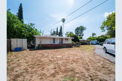 9281 Dorrington, Pacoima, CA 91331 - Photo 38