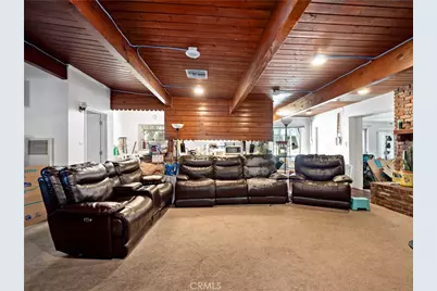 9281 Dorrington, Pacoima, CA 91331 - Photo 10