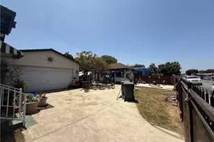 7651 Miramonte, Los Angeles, CA 90001 - Photo 10