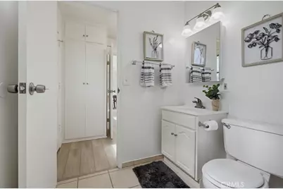 15852 Tullow, Huntington Beach, CA 92647 - Photo 18