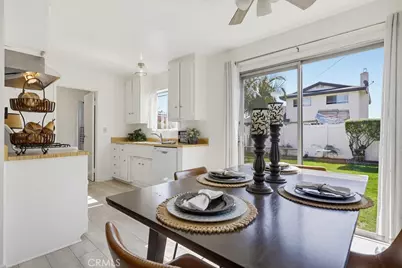 15852 Tullow, Huntington Beach, CA 92647 - Photo 12