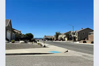 10983 Bay Shore Street, Victorville, CA 92392 - Photo 22
