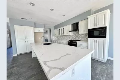 10983 Bay Shore Street, Victorville, CA 92392 - Photo 8
