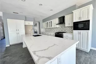 10983 Bayshore St, Victorville, CA 92392 - Photo 8