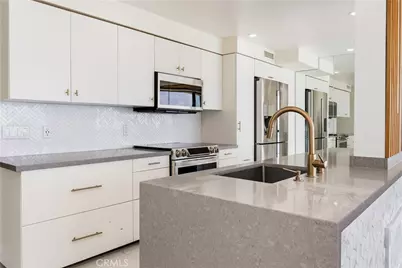 1750 E Ocean Boulevard #610, Long Beach, CA 90802 - Photo 2