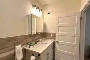 646 S Courson Dr, Anaheim, CA 92804 - Photo 10