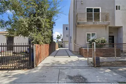 1606 W 84th Place, Los Angeles, CA 90047 - Photo 2