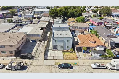 245 W 65th Street, Los Angeles, CA 90003 - Photo 2