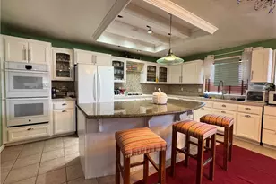 20284 Majestic Dr, Apple Valley, CA 92308 - Photo 14