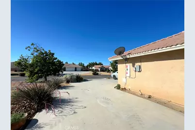 20284 Majestic Drive, Apple Valley, CA 92308 - Photo 6