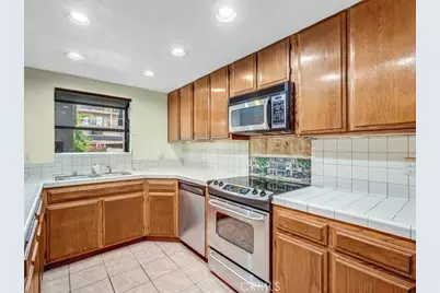 2298 Rose #302, Signal Hill, CA 90755 - Photo 12