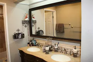 187 Mistletoe Dr, Corona, CA 92879 - Photo 16