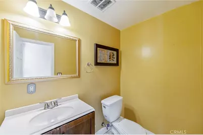 10530 Newville Avenue, Downey, CA 90241 - Photo 14