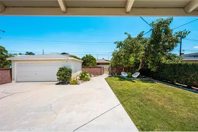 1915 N Linwood Avenue, Santa Ana, CA 92705 - Photo 16