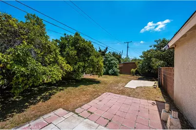 1915 N Linwood Avenue, Santa Ana, CA 92705 - Photo 20