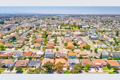 18815 Christina Ave, Cerritos, CA 90703 - Photo 22
