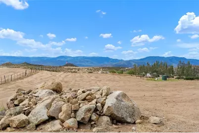 41981 Avenida Abril, Hemet, CA 92544 - Photo 4