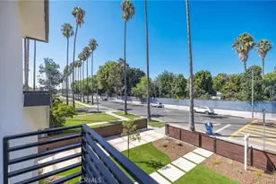 4928 8th Ave, Los Angeles, CA 90043 - Photo 2