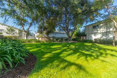 587 S College, Claremont, CA 91711 - Photo 14
