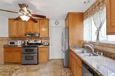 10712 Pamela Street, Cypress, CA 90630 - Photo 8