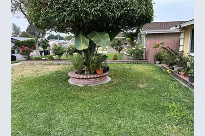 1678 W Crone, Anaheim, CA 92802 - Photo 2