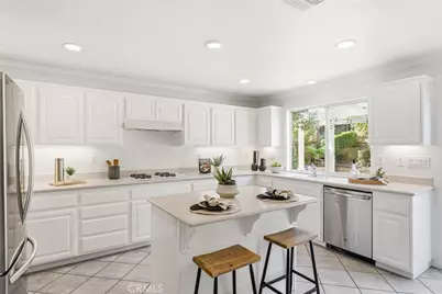 81 Linhaven, Irvine, CA 92602 - Photo 10