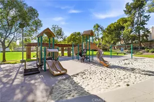 81 Linhaven, Irvine, CA 92602 - Photo 38