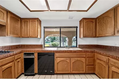 17998 Pebble Beach, Victorville, CA 92395 - Photo 34