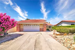 17998 Pebble Beach, Victorville, CA 92395 - Photo 2