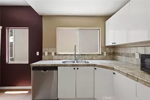 9300 Burnet Ave, North Hills, CA 91343 - Photo 14
