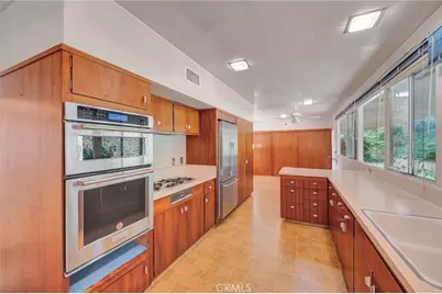 574 S Chaparro, Covina, CA 91724 - Photo 10